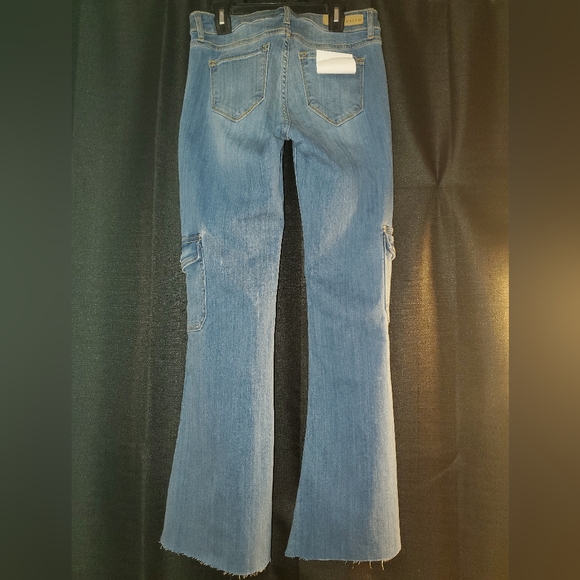 Cello Low Rise Flares SZ 5 Faux pockets but pockets on side of jeans raw hem - Picture 9 of 9